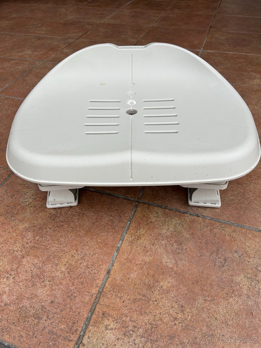 Sedátko do nafukovacích vířivek