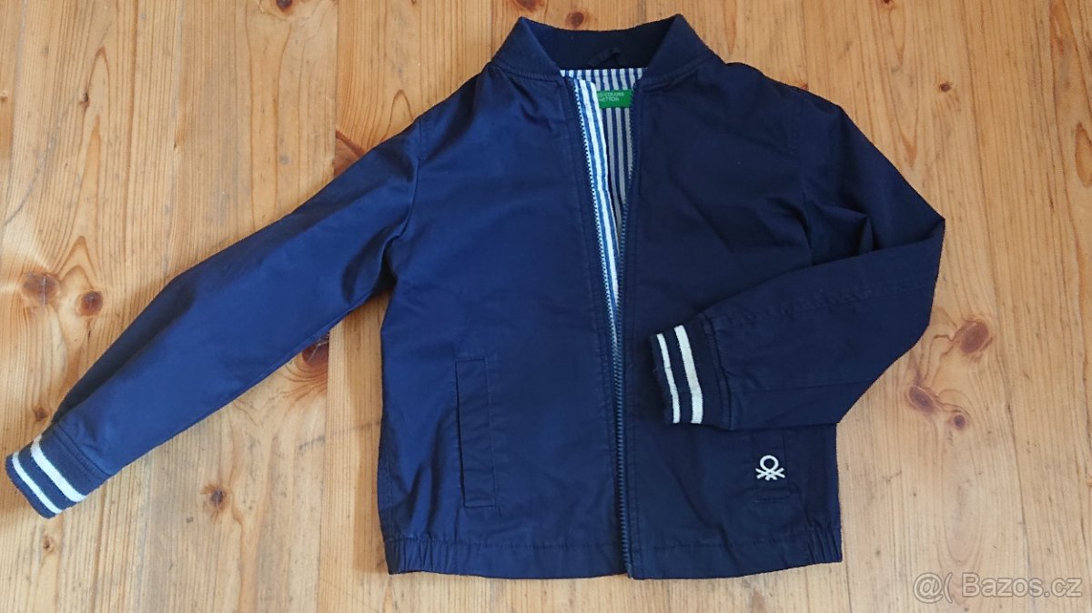 Benetton, chlapecka bunda.