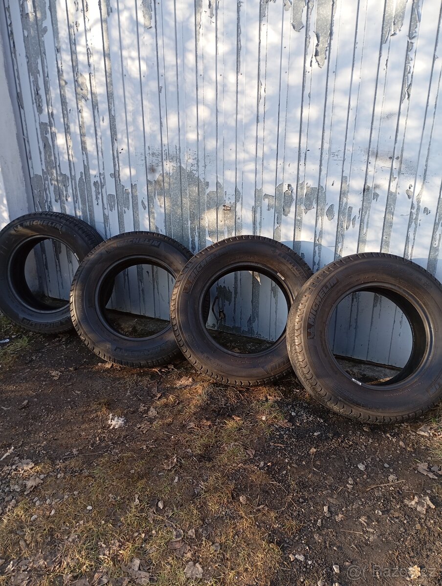 Letní pneu Michelin 215/70/16