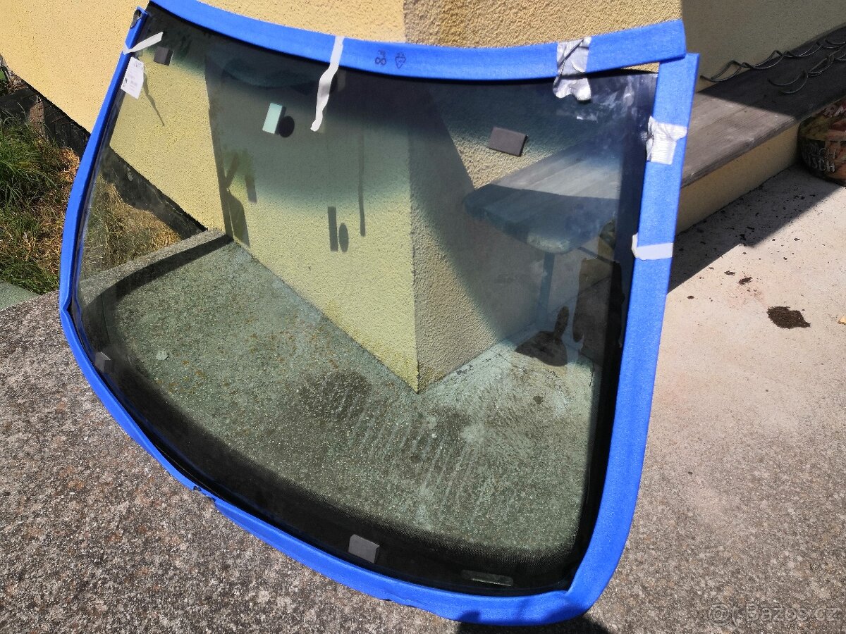 Čelní sklo VW GOLF 4 Jetta