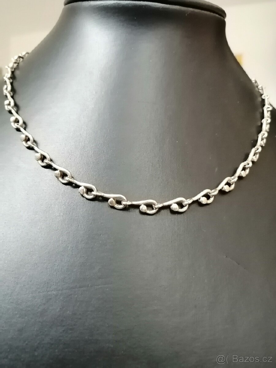 Stříbrný náhrdelník s náramkem a naušnicemi