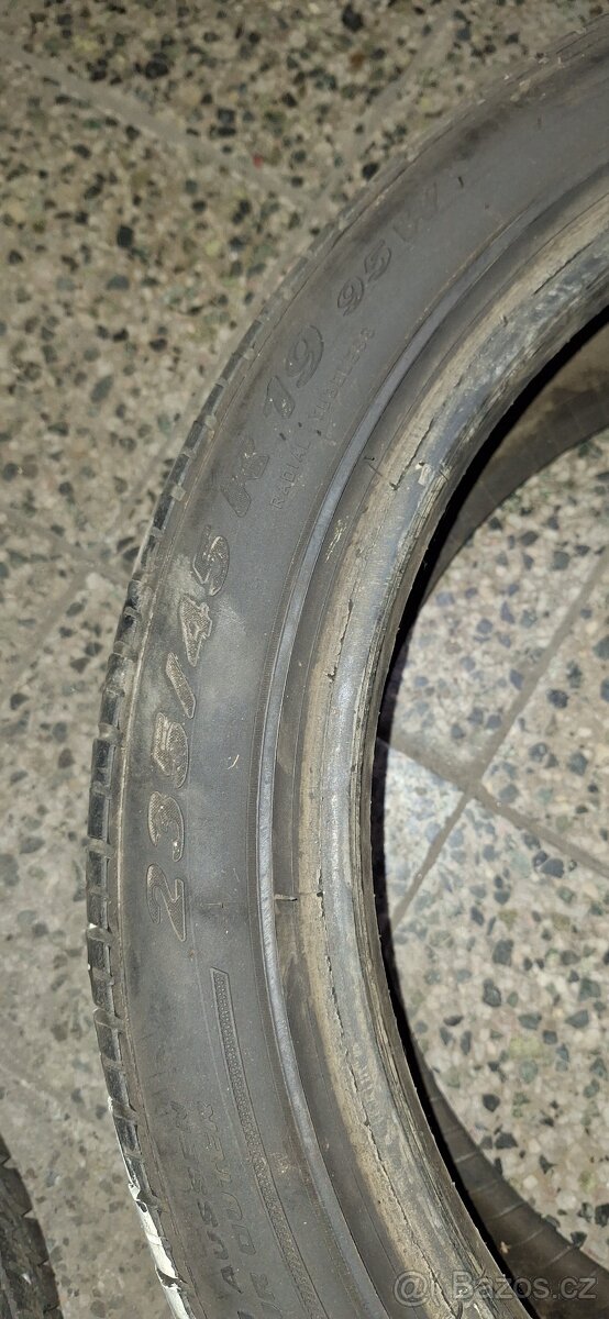 Pneu Pirelli 235/45/19 95W