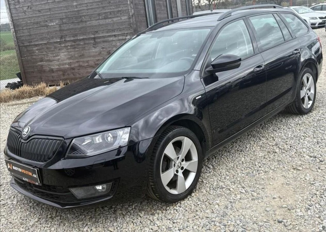 Škoda Octavia 2,0 110kW DSG JOY NAVI XENONY nafta automat
