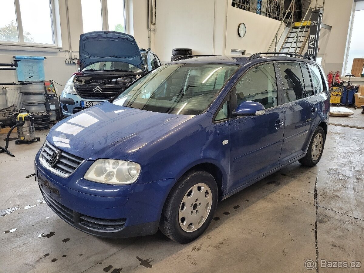 VW TOURAN - NÁHRADNÍ DILY, MOTOR K.O.