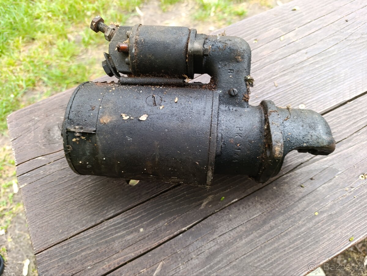 Startér Tatra 805