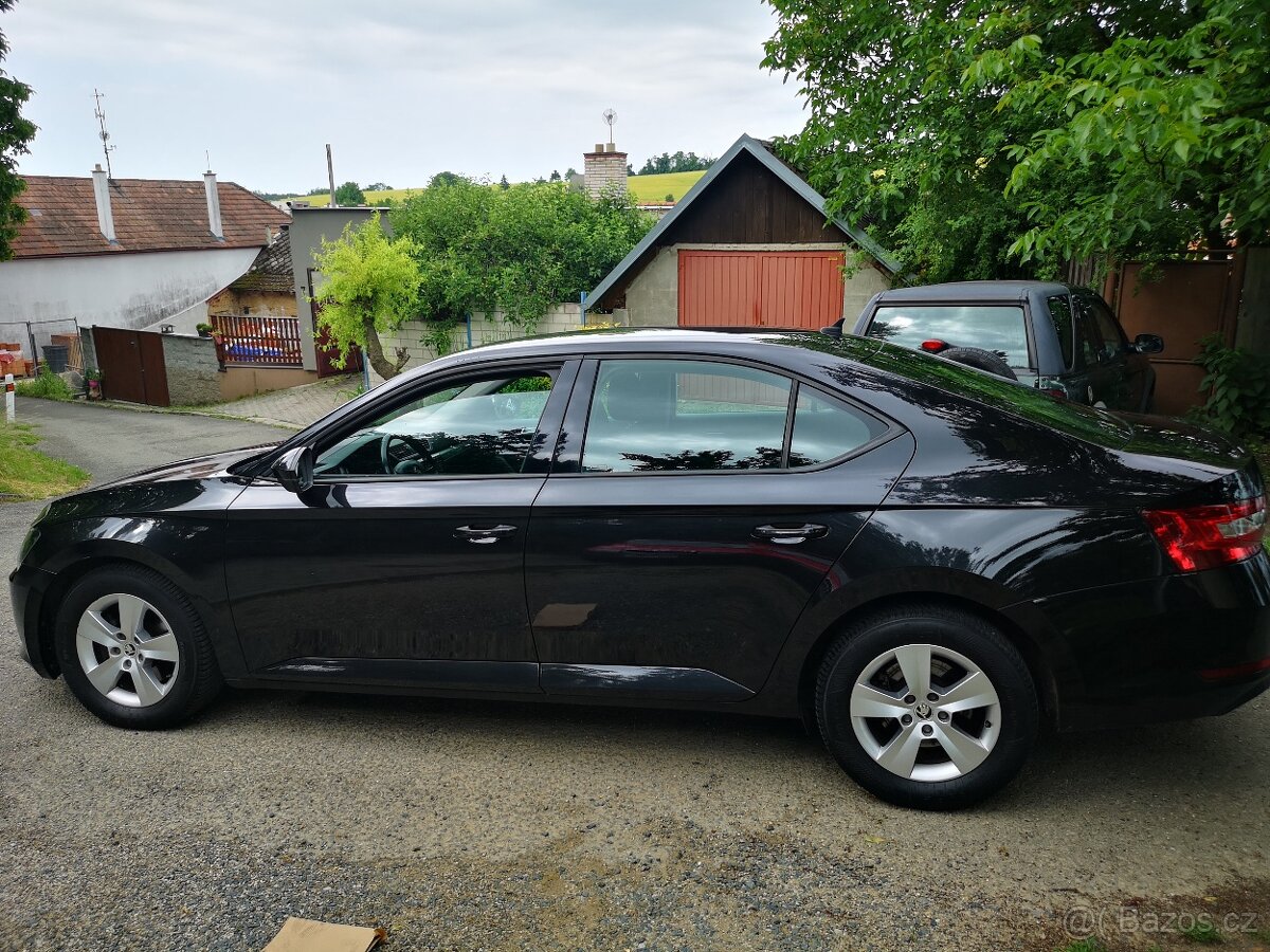 Škoda superb 3 1.6tdi manuál