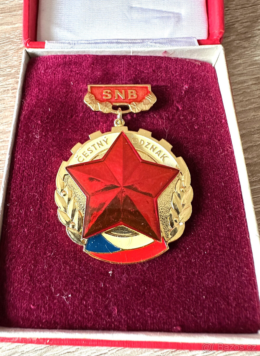 SNB VB odznak ČSSR udělený v krabičce