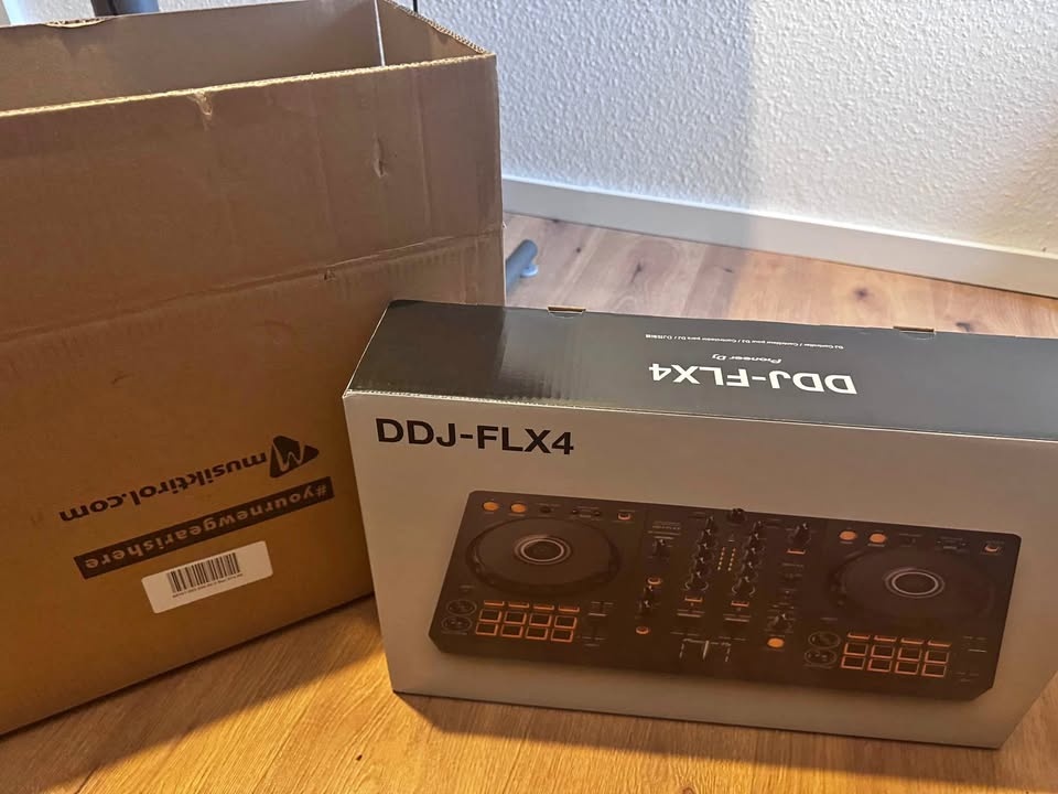Pioneer FLX 4 DJ kontroler