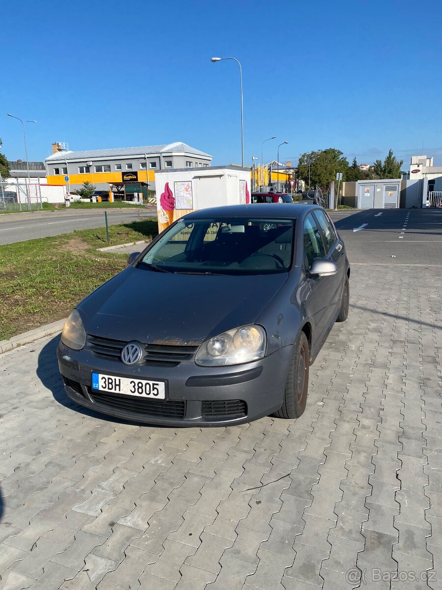 Volkswagen Golf V 1.4 55 kW, rok 2004, na díly nebo k opravě