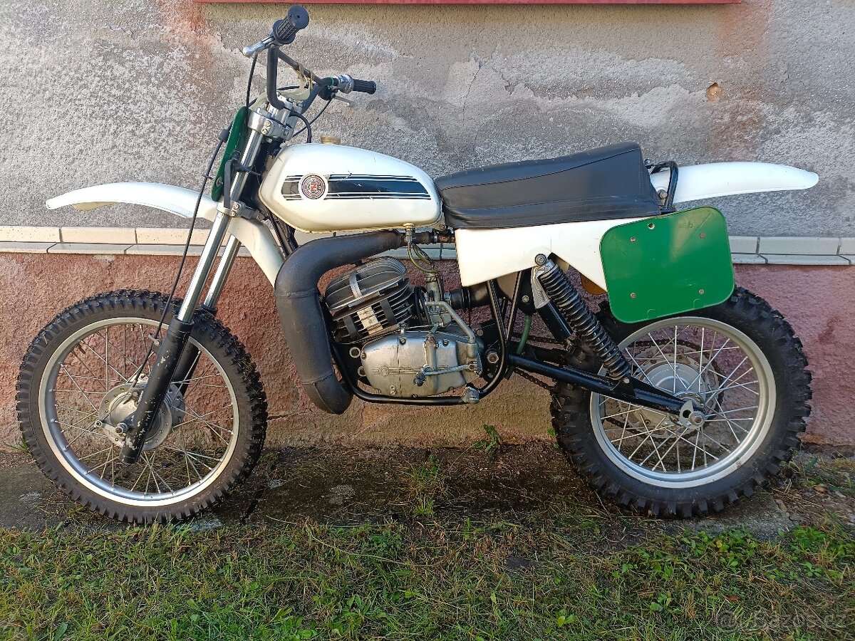 čz 513 motokross 250 ccm závodní terénní motocykl