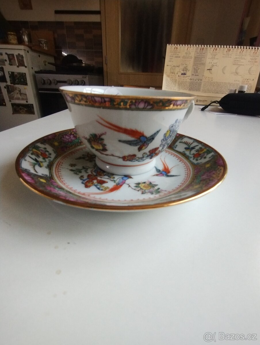 Prodám hrneček s podšálkem