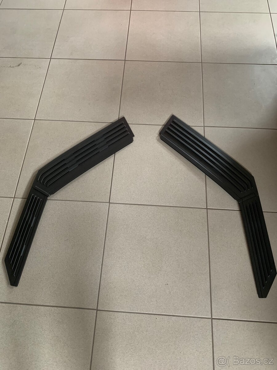 Větrací mřížky okno řidiče a spolujezdce VW Californie T7