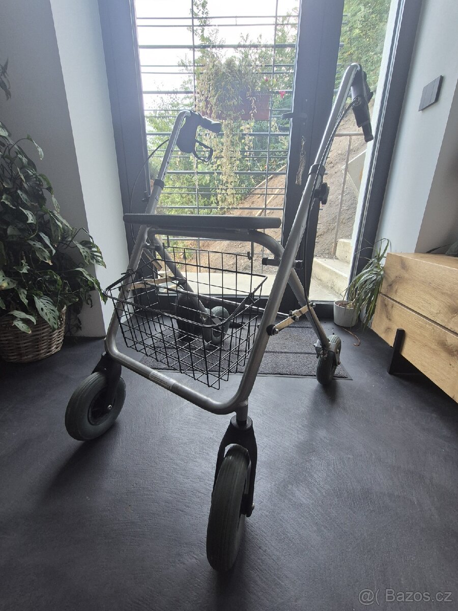 Chodítko pro seniory