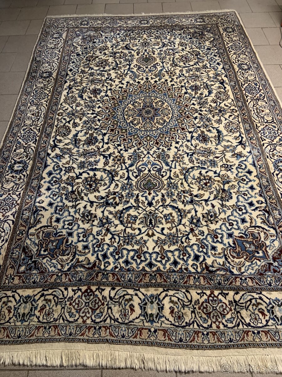 Perský luxusní koberec NAIN 305x200