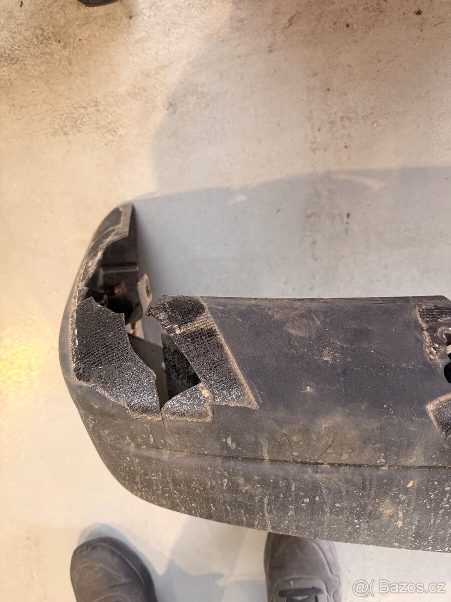 Nárazník Land Rover discovery 2 přední