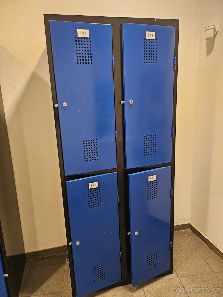 Plechová - Kovová šatní skříň modro/černá 4 boxy