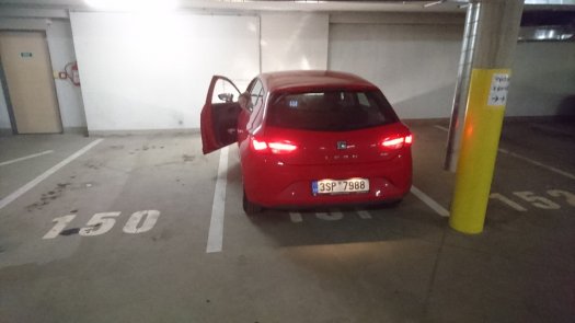 Benešov parking auto či moto v teple