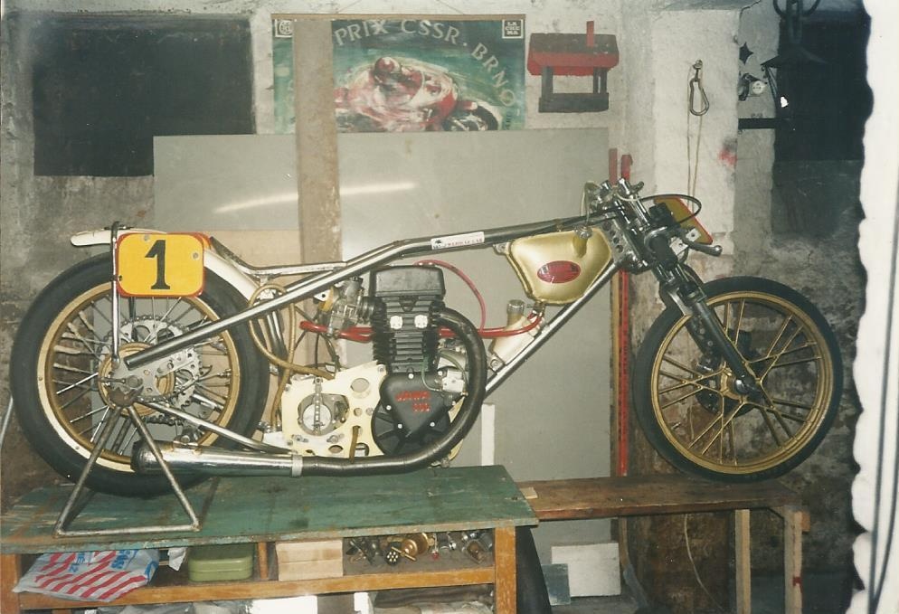 závodní motocykl na sprint dragster jawa čz DKW koště motor