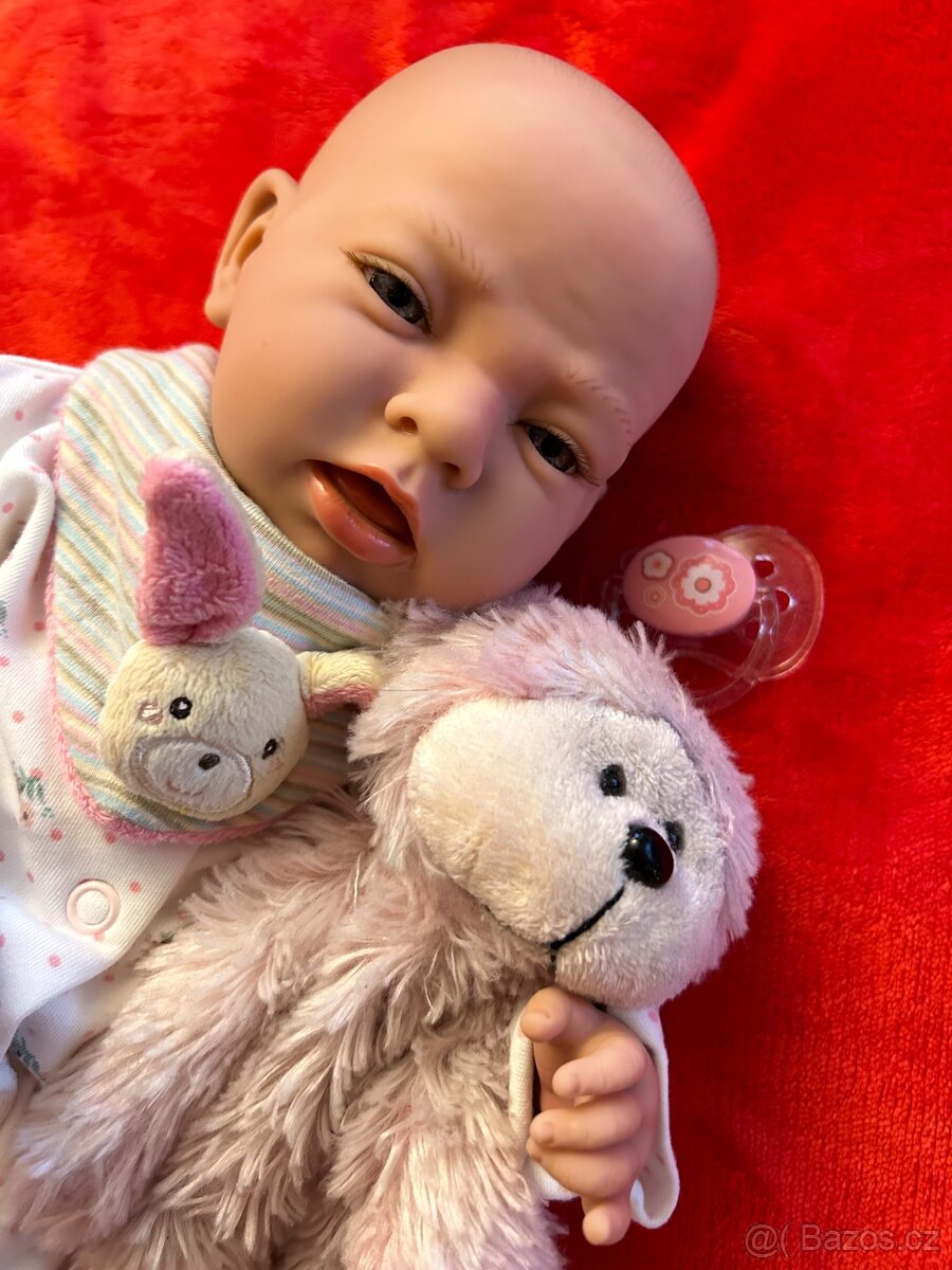 Realistická panenka-miminko,podobná reborn.