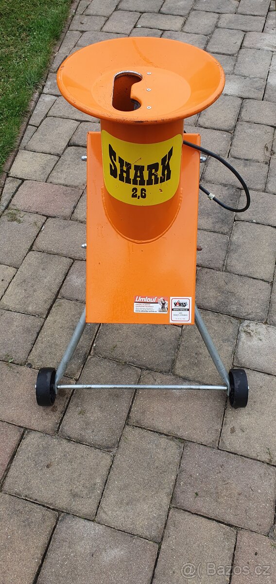 Vares SHARK 2,6 - drtič zahradního odpadu 2,6 kW