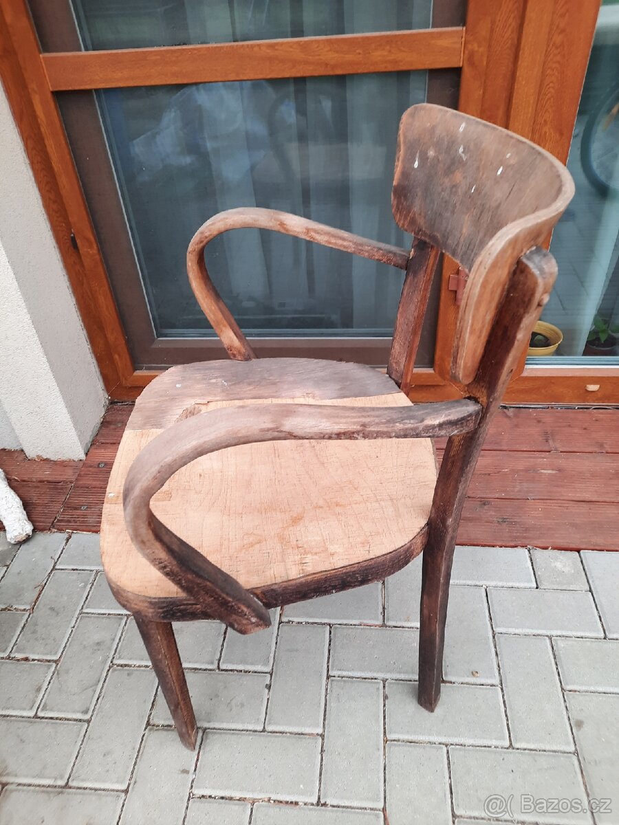 Stará krasna drevena židle Tatra