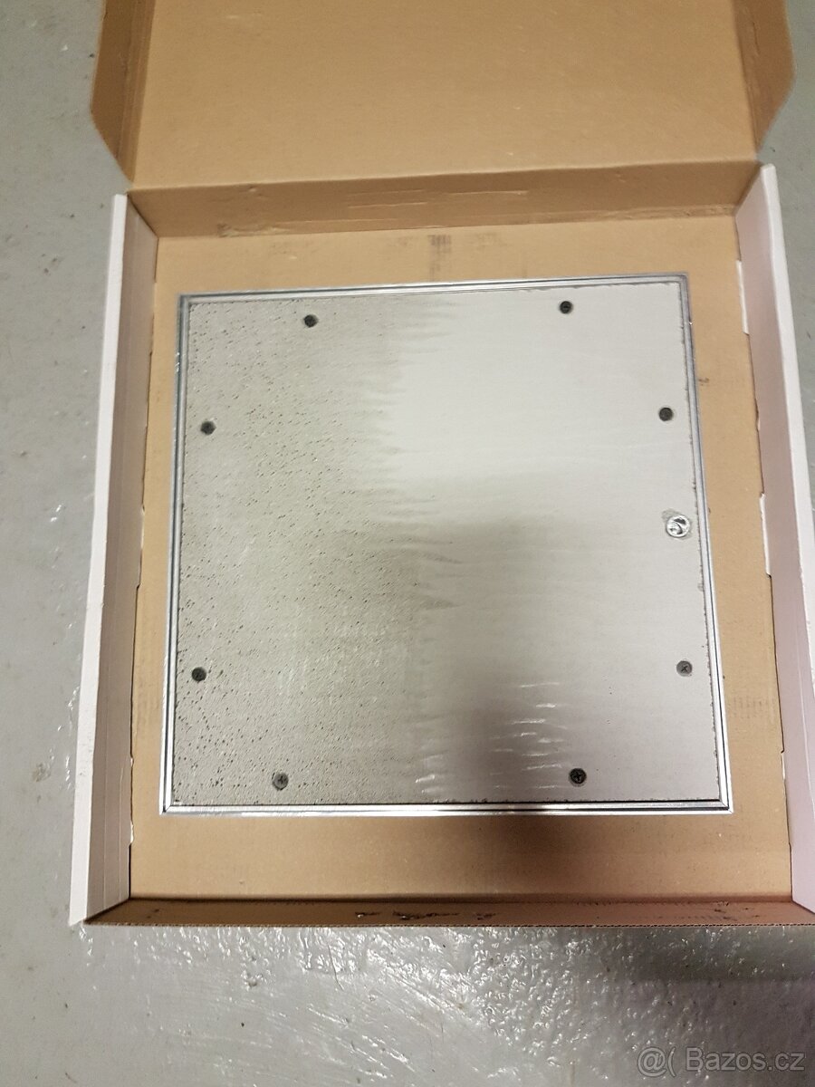 Revizní dvířka fasádní RDSf 300x300x12,5 KL