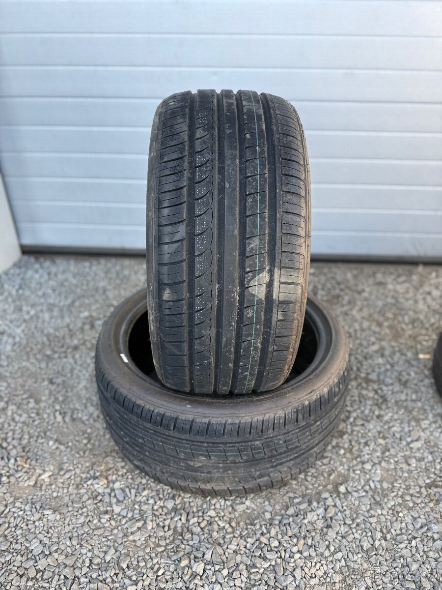 Letní pneu 245/35/19