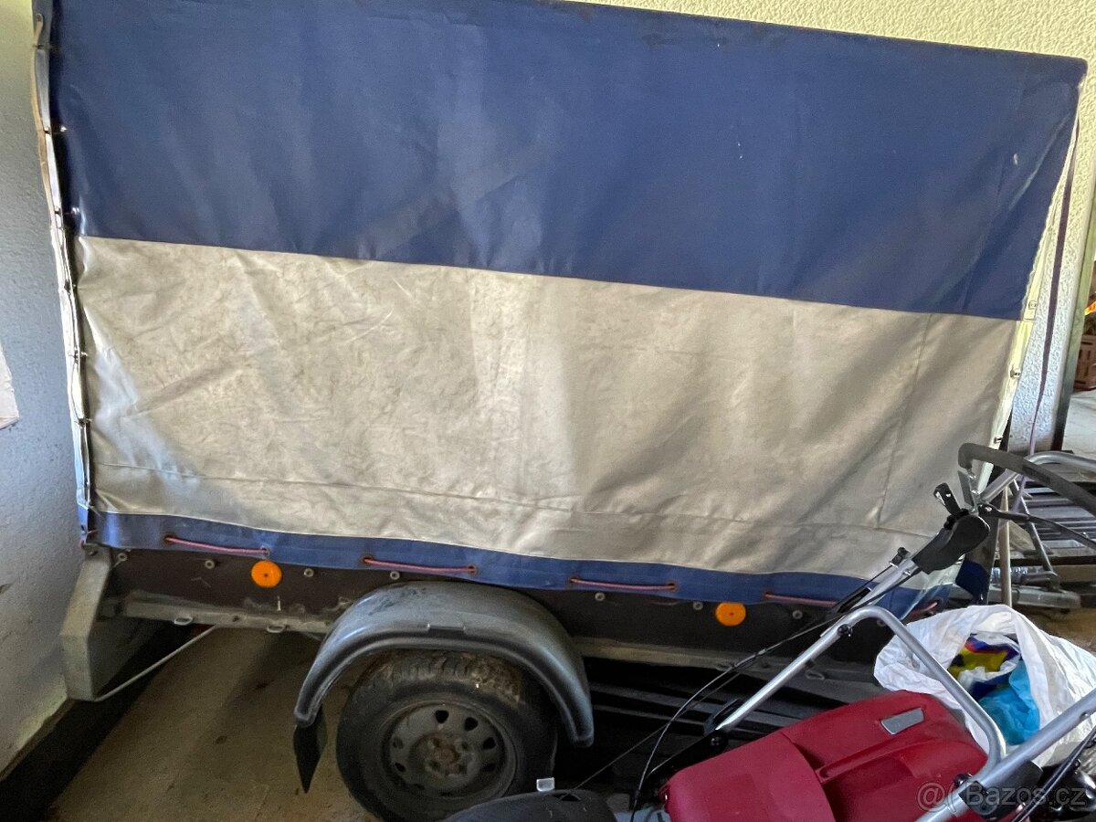Přívěsný vozík za auto