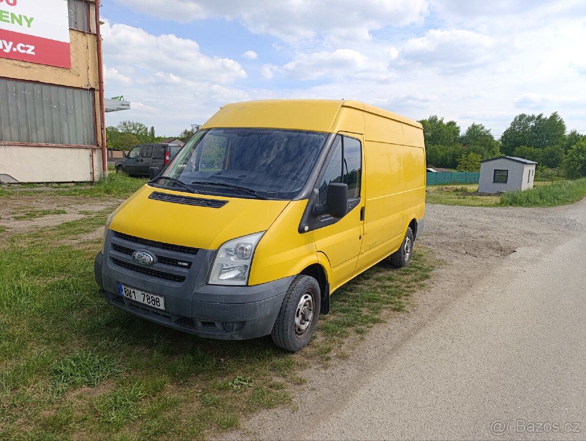 Ford Transit 2,2 funkční, STK 4/2027 , dobré pneu