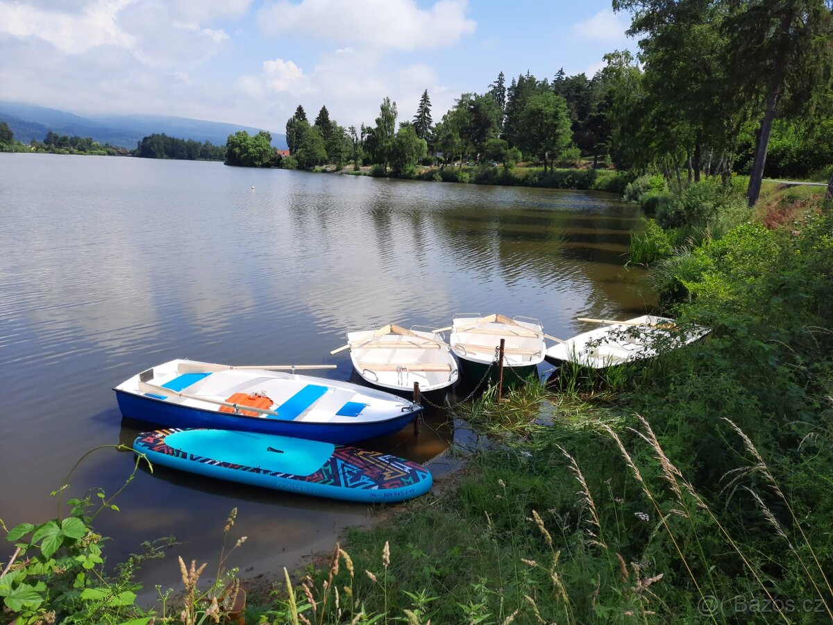 Pramice loď kajak člun