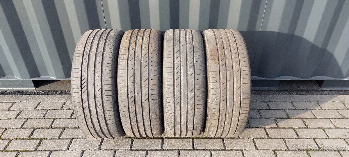Letní pneu 235/45R19 99V Continental