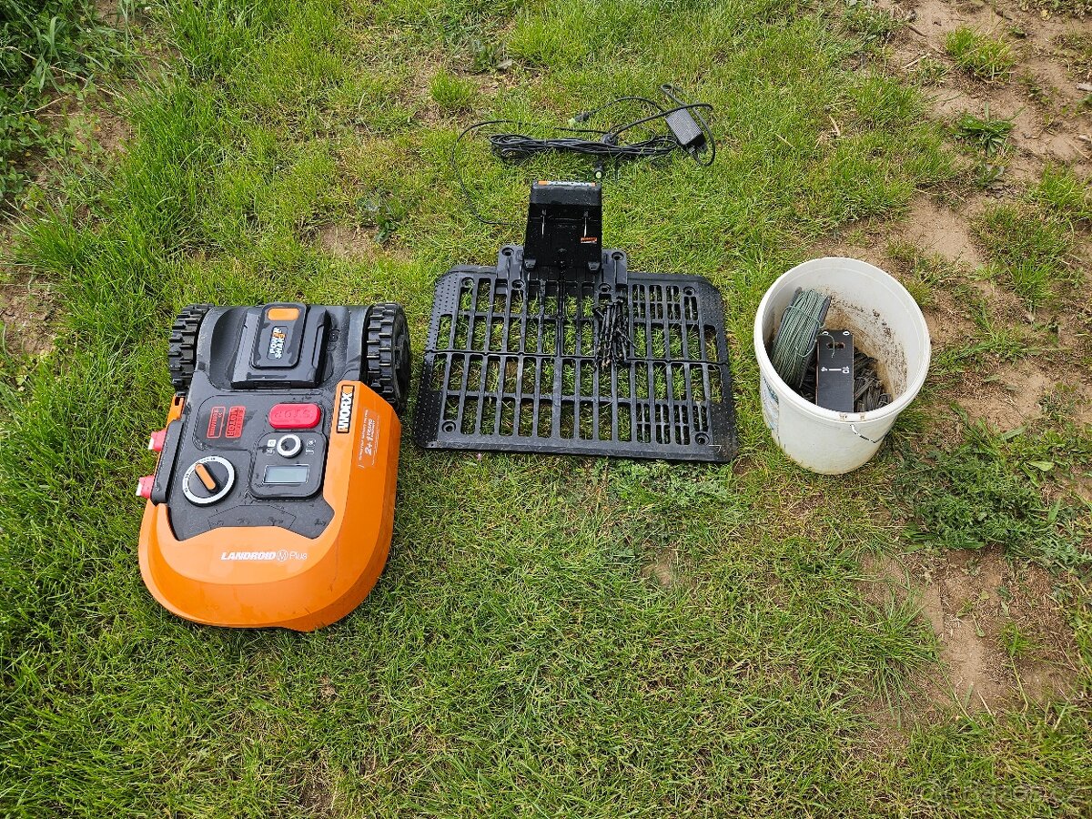 Robotická sekačka WORX 500