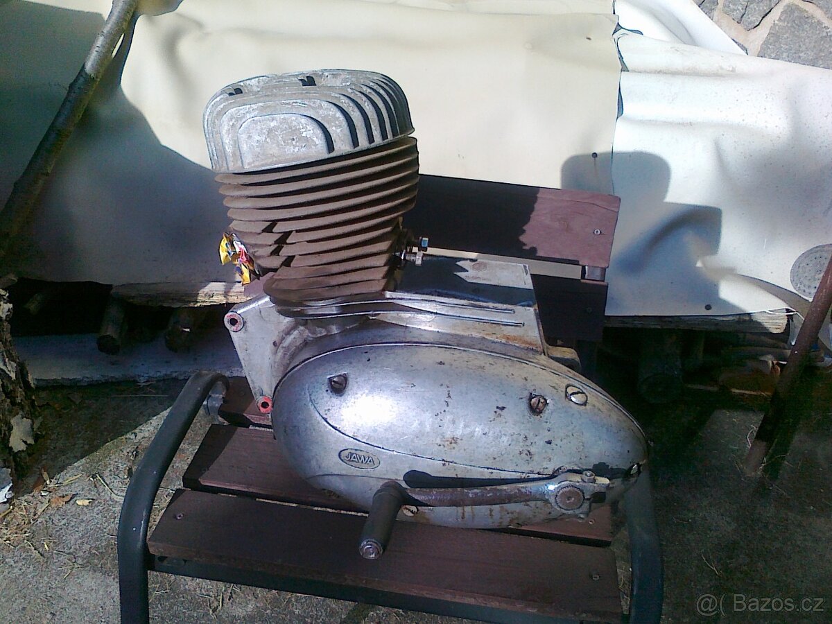 JAWA 250/559 Panelka motor