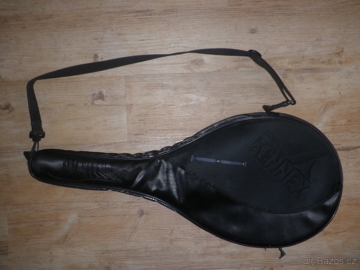 Nabízím k prodeji obal na tenisovou raketu