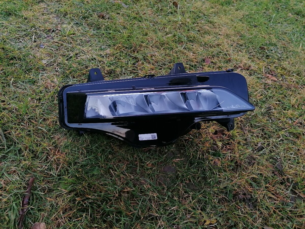 Pravá mlhovka Škoda Octavia IV