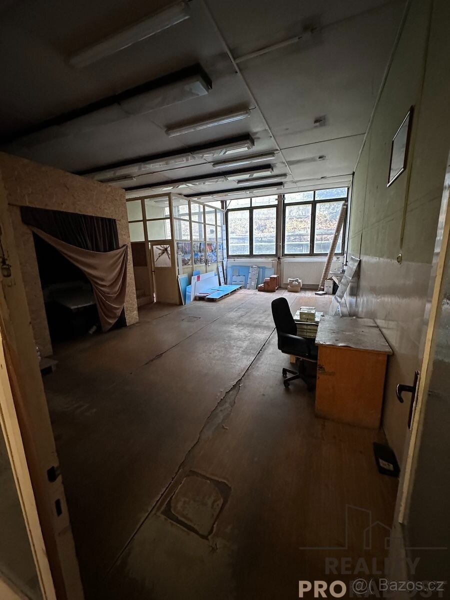 PRONÁJEM SKLADU - DÍLNY O VÝMĚŘE 75m2 V ADAMOVĚ U BLANSKA