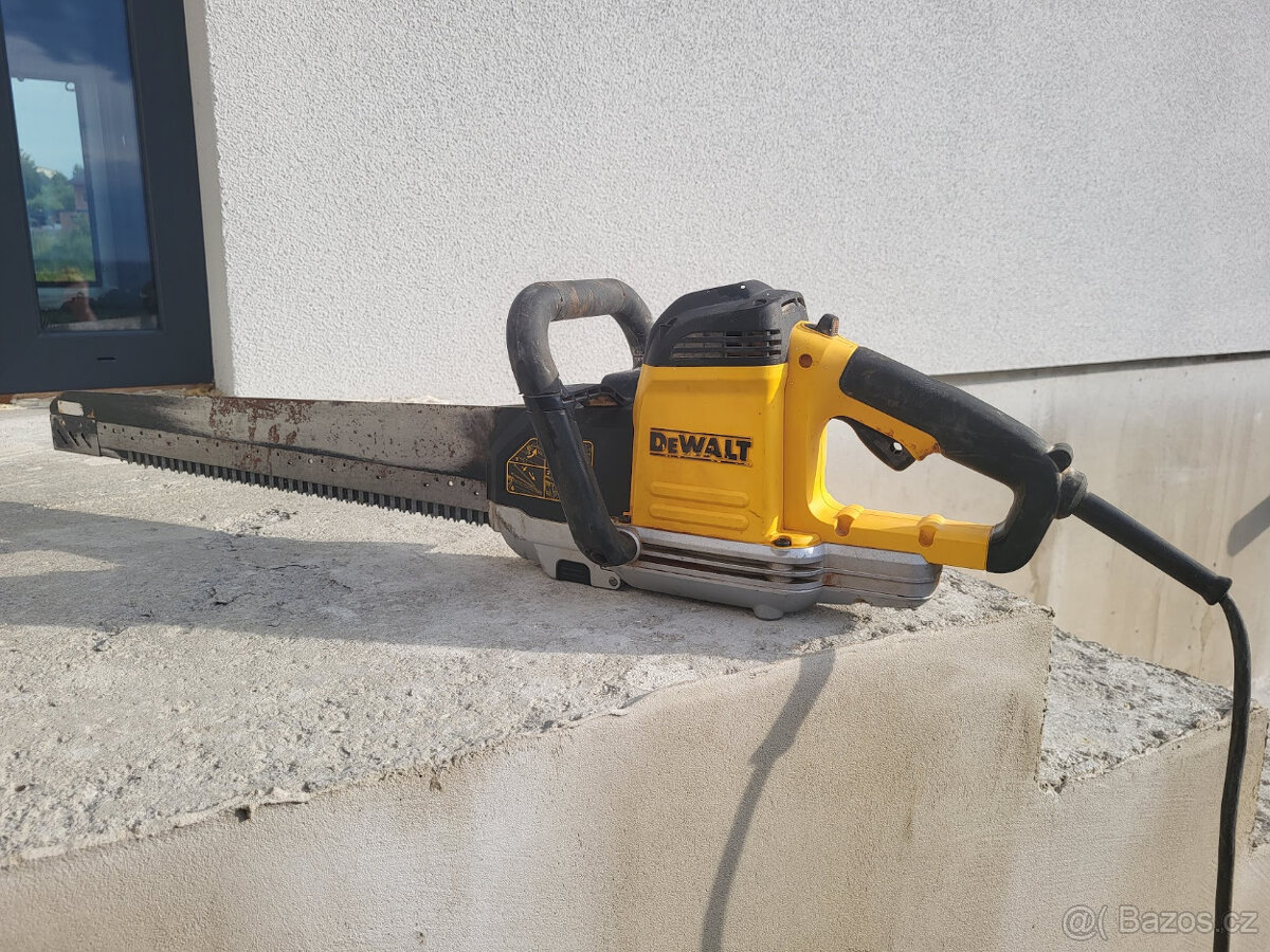 Stavební pila na cihly DeWalt DWE397 Alligator 1700W