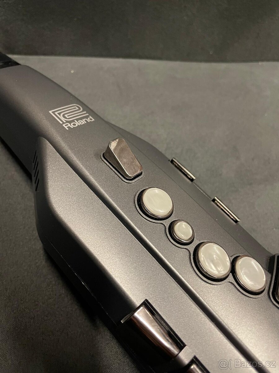 Elektronický saxofon (flétna, hoboj) Roland AE-05 Aerophone