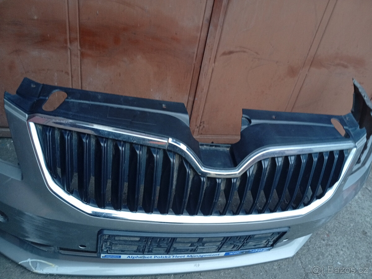 Škoda Octavia 3 - koupím přední masku popř vadný nárazník