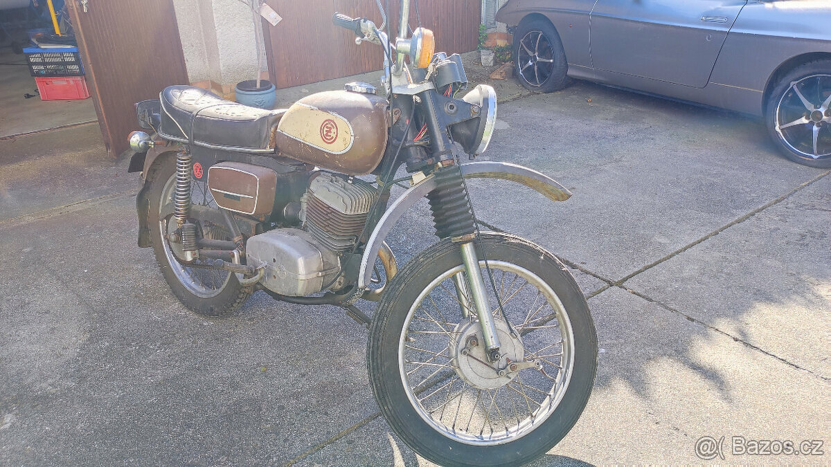 ČZ 175 "harlejka"