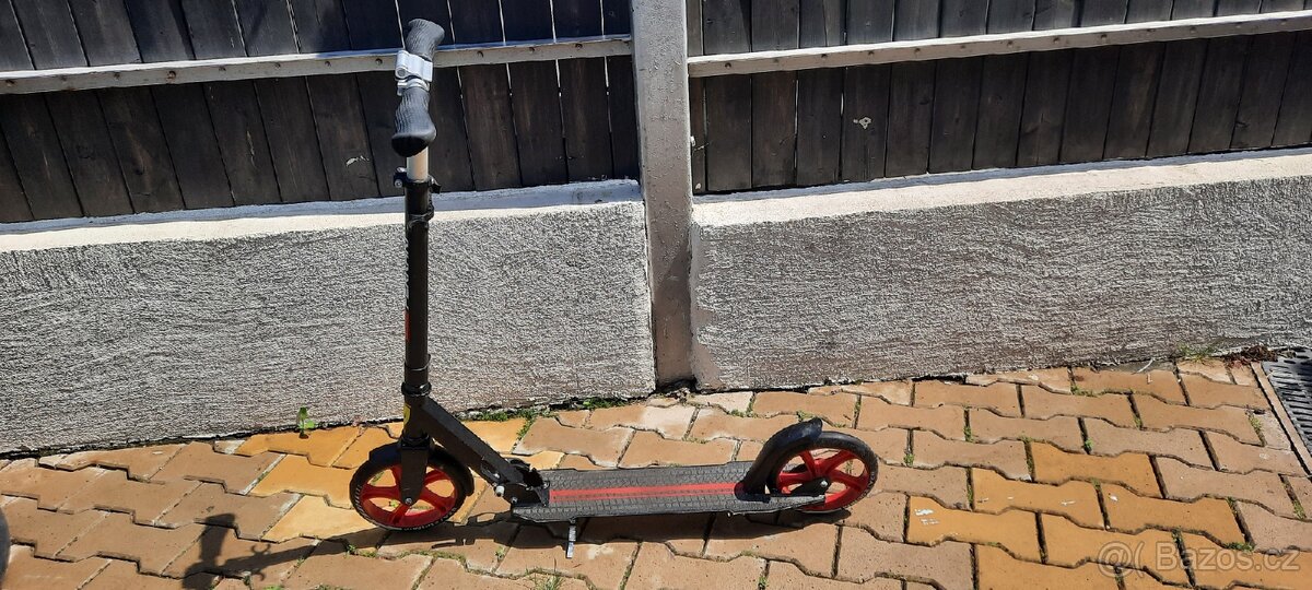 Koloběžka Ferrari
