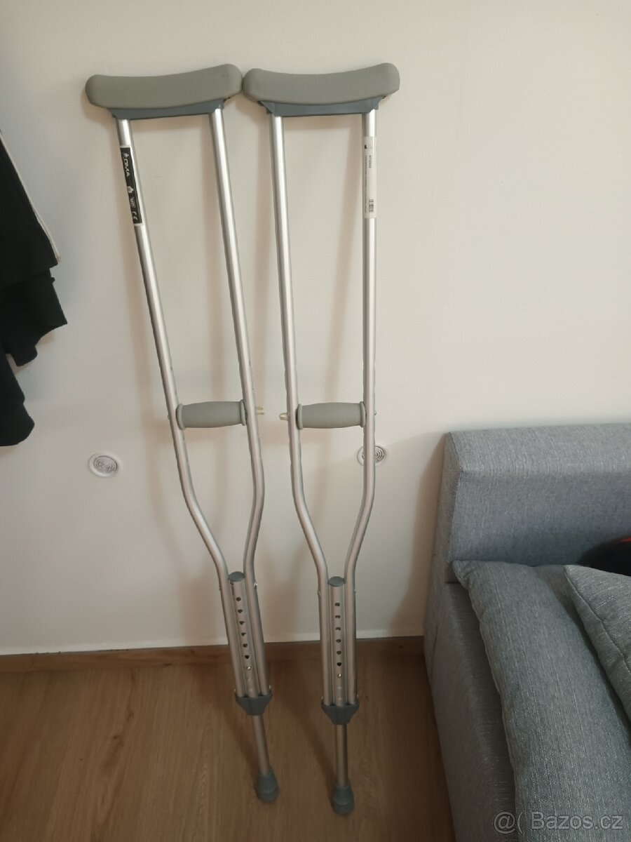 Podpažní hole do 100 kg