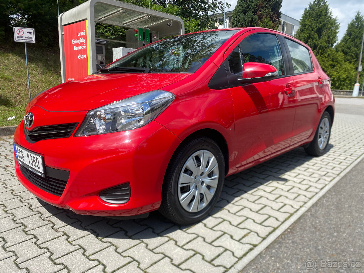 TOYOTA YARIS 1,3 VTI 73KW ROK 2013 NAJETO JEN 27 TIS.KM