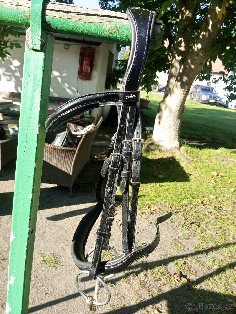 Uzdečka Schockemöhle černá, vel. cob+otěže+čelenka s kameny