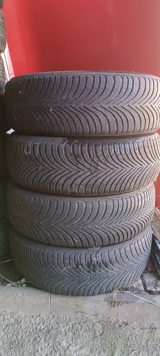 Michelin Alpin 5 215/65/17