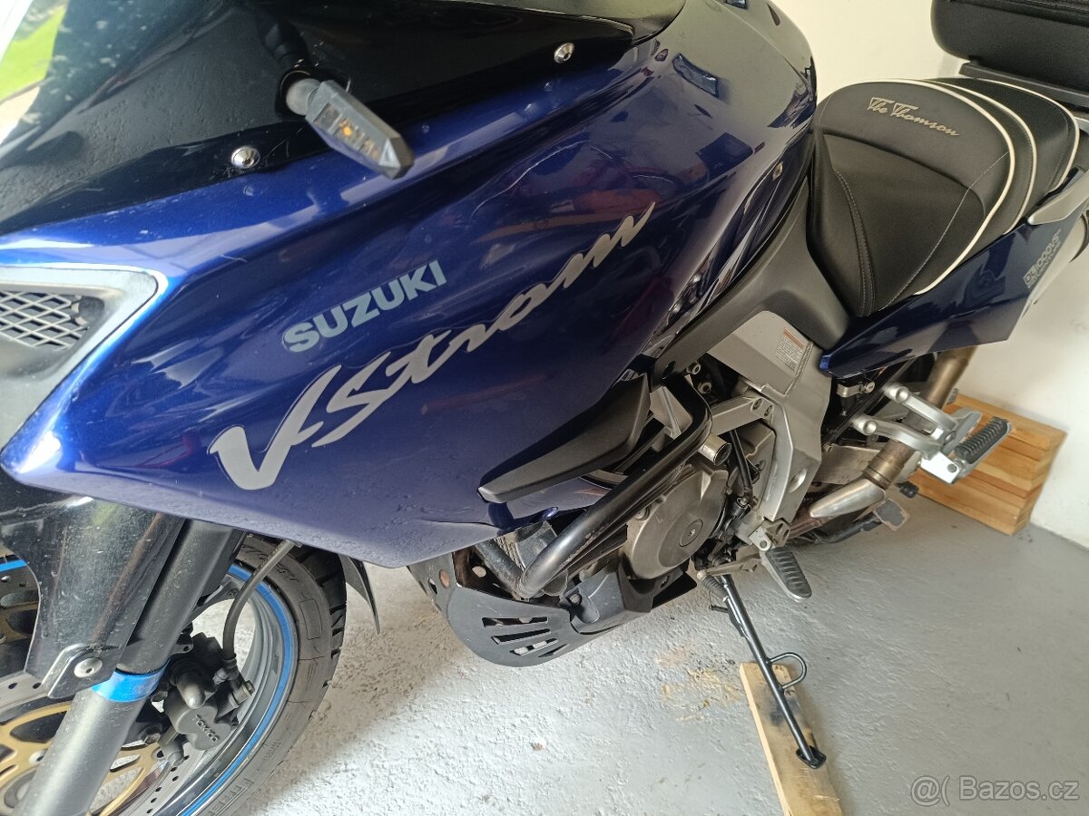 Boční plasty Suzuki v-strom dl 1000