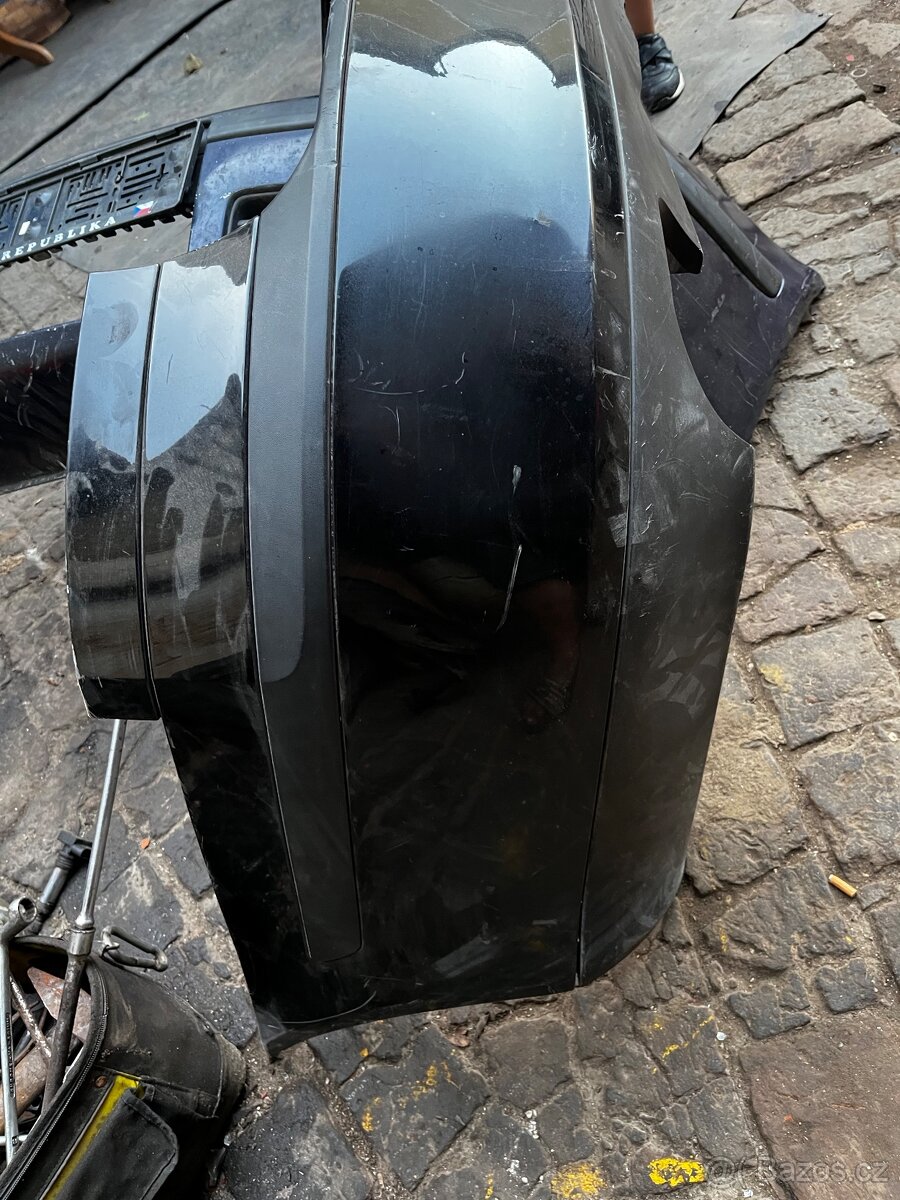 Prodám zadní nárazník na Škoda Octavie 2 combi