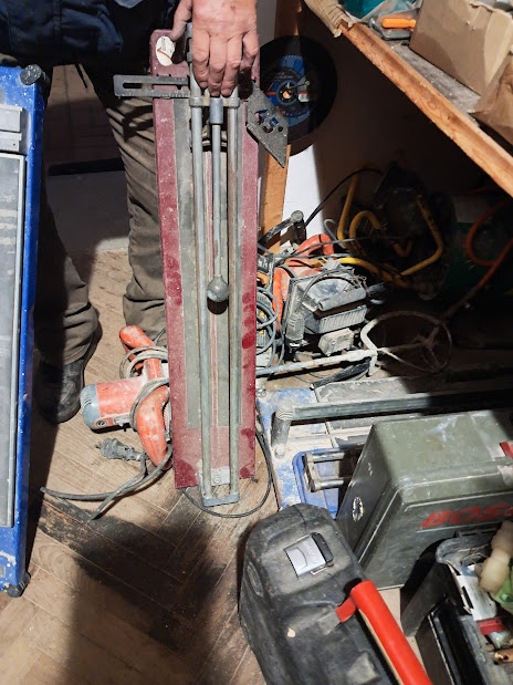 Řezačka obkladů malá