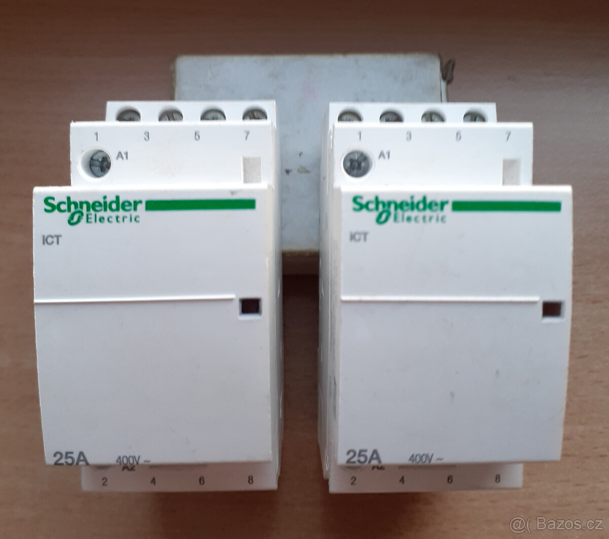 2 ks Stykač Sneider Elektric A9C20834