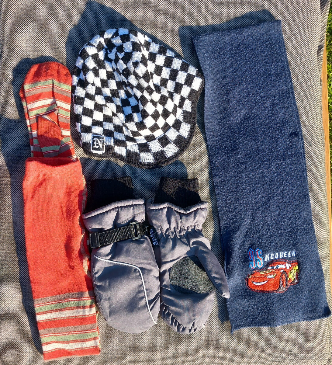 klučičí zimní doplňky - vel. 5/6 let - 4 ks